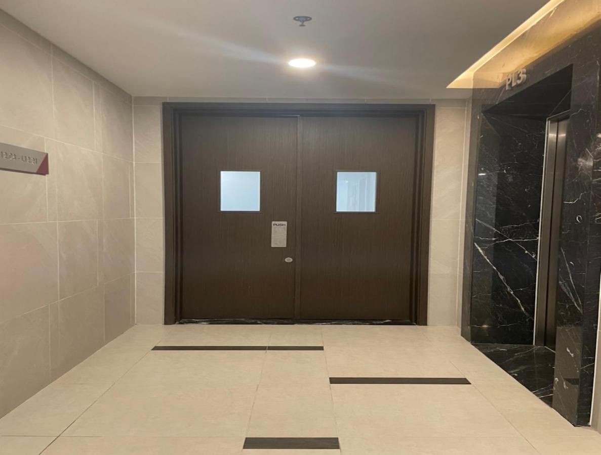Compass One Building - Luxury Apartments Ap Phu Tho Екстериор снимка