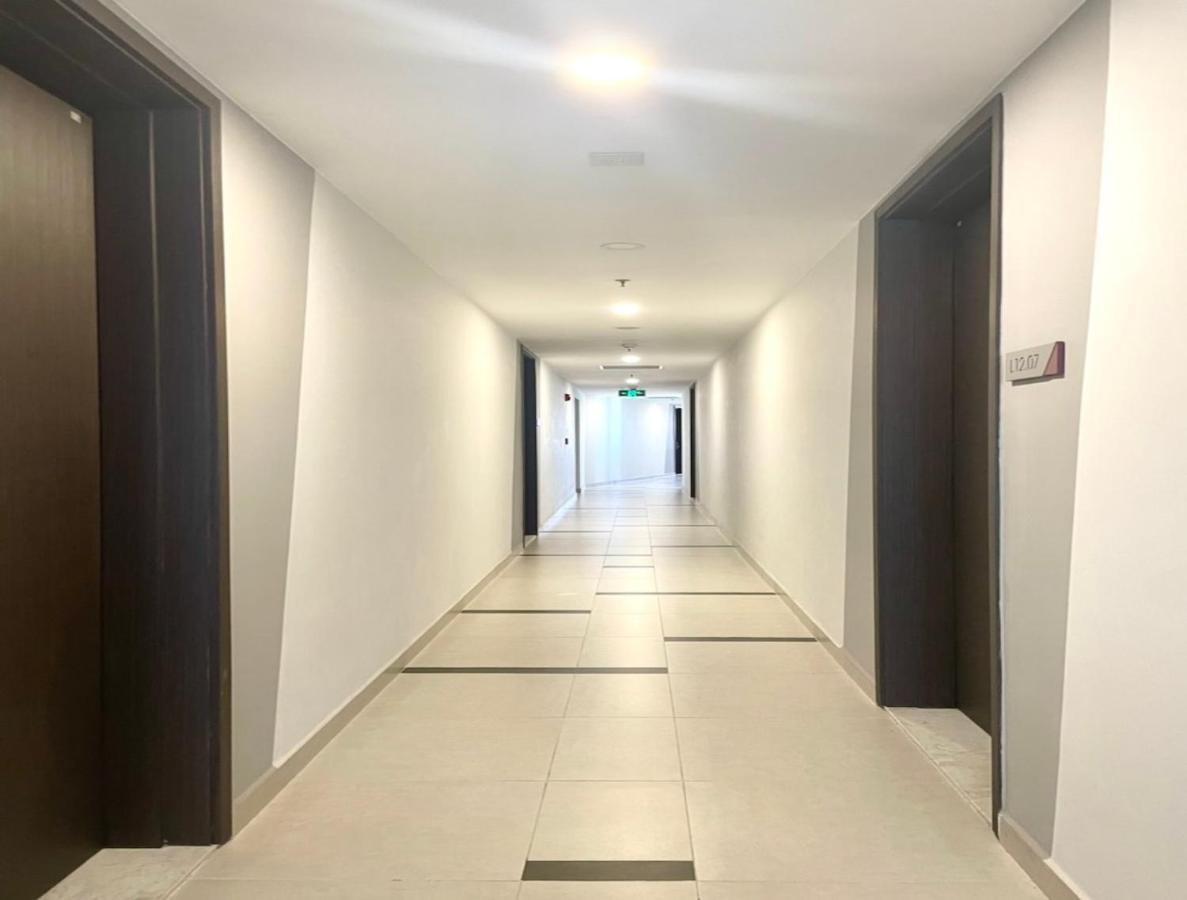 Compass One Building - Luxury Apartments Ap Phu Tho Екстериор снимка