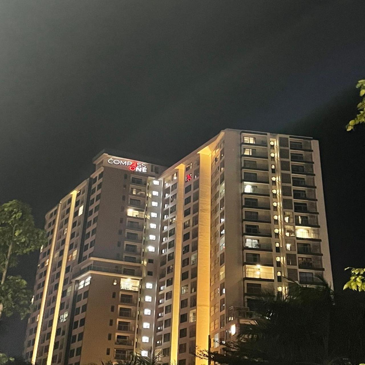 Compass One Building - Luxury Apartments Ap Phu Tho Екстериор снимка